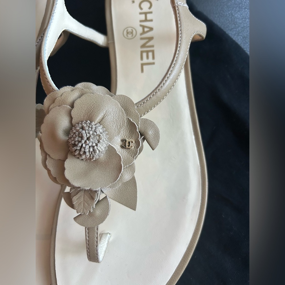 Chanel Brown Leather Camelia Thong Slingback Sandals - Picture 9 of 12